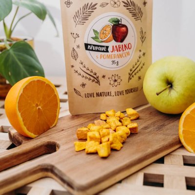 Crunchy apple cubes with orange 35g