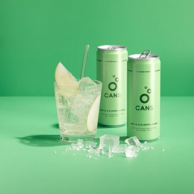 CANS s příchutí jablka a bezinky 330ml