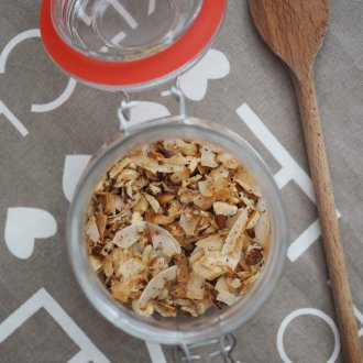 Domácí bezlepková paleo granola