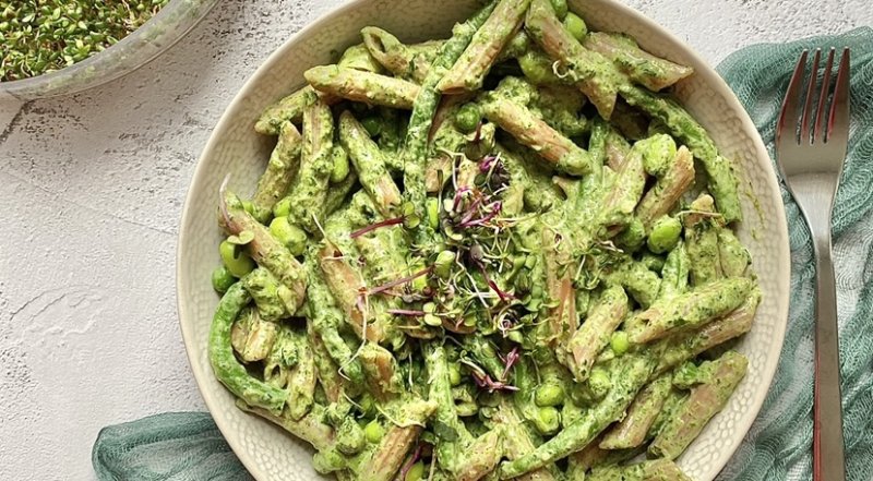 Čočkové penne se špenátovou omáčkou