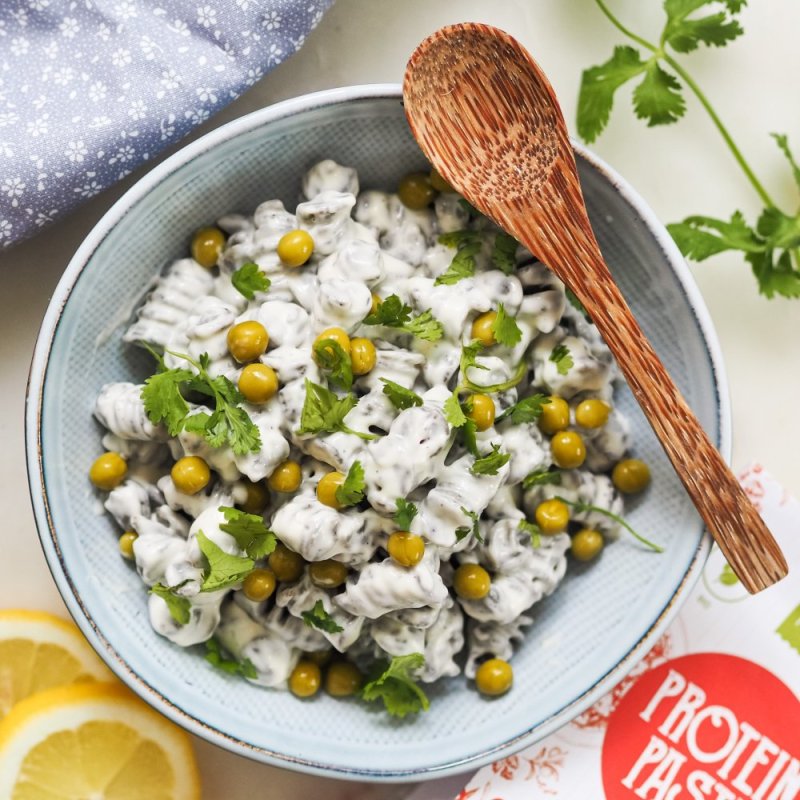 Proteinové těstoviny s veganskou omáčkou Alfredo