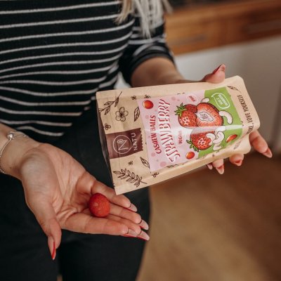 Jahodové kuličky s kešu krémem 70g