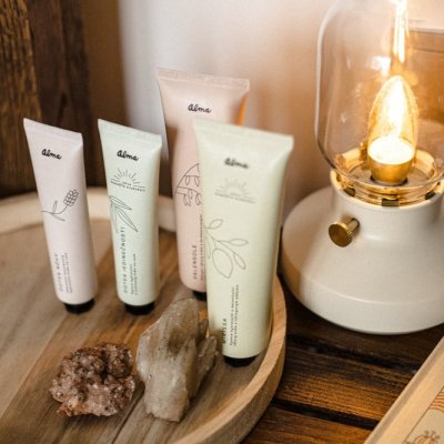 Alma tělový krém pečující s fermentovanými laktobacily a ovesným extraktem Valensole 150ml