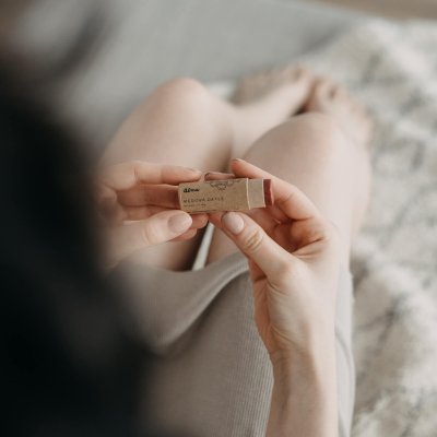 Alma balzám na rty Medová datle 12ml