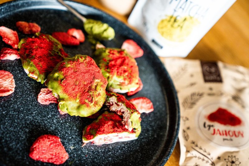 Frozen Matcha Bites s jahodami