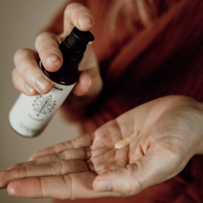 Alma pleťové sérum anti-age 30+ s růží a ectoinem Aeterna 30ml