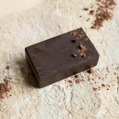 Alma mýdlo na ruce s mandlovým olejem a kakaovým pudrem Rozmazlující 110g