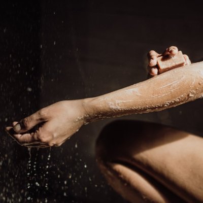 Alma mýdlo přírodní s růžovým jílem a kozím mlékem Smyslně 110g