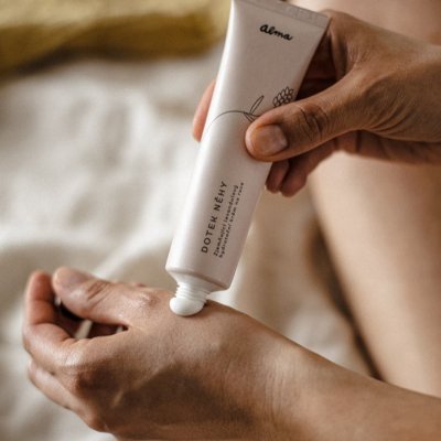 Alma krém na ruce zjemňující levandulový hydratační Dotek něhy 65ml