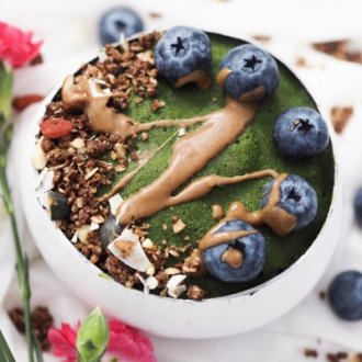Super green smoothie bowl