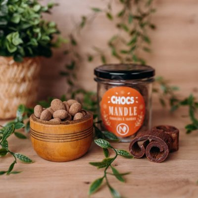 CHOCS Mandle v 39% mléčné čokoládě se skořicí 170g