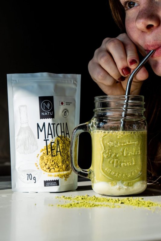 Matcha mango smoothie